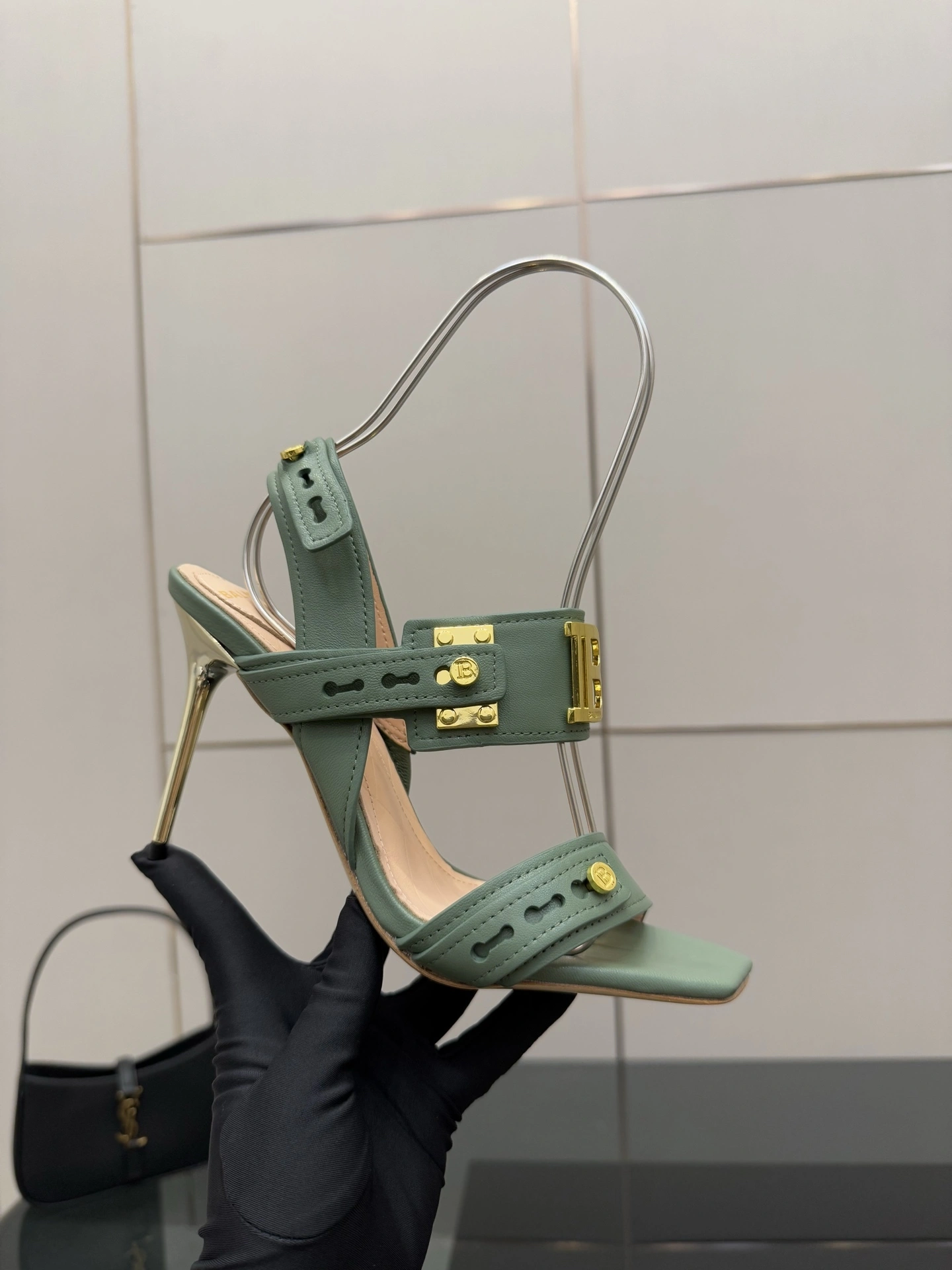 COCO-- 21871i9 Heel height：10.5CM cowhide item:E-X158E09901T